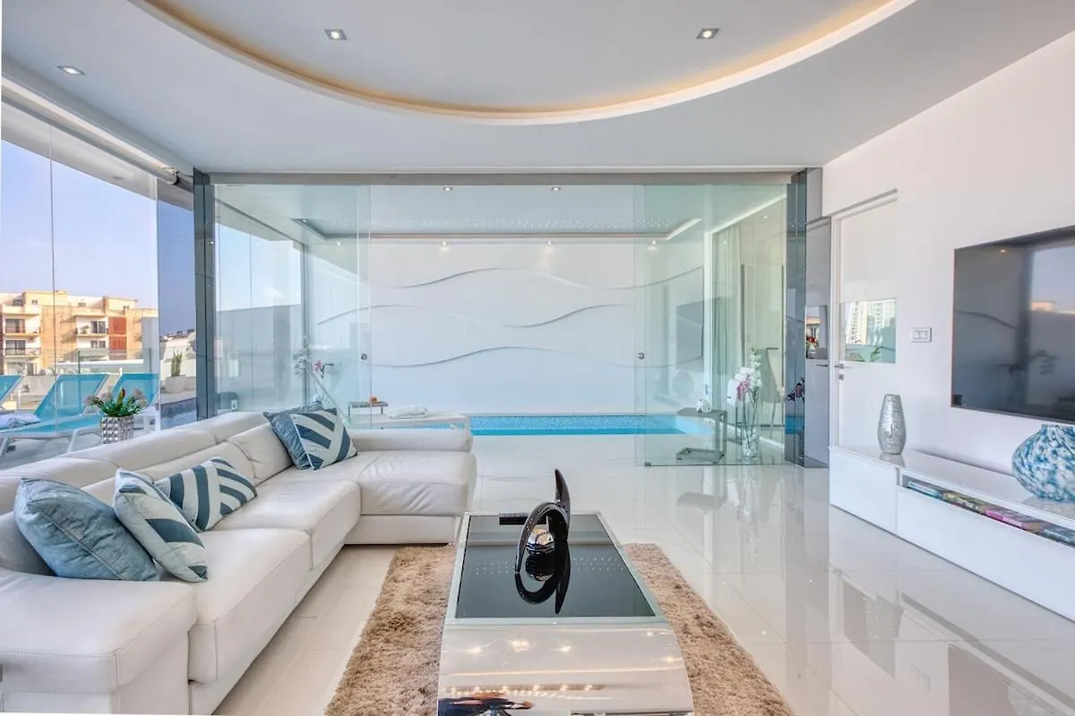 Luxury Penthouse In Swieqi With In And Outdoor Pool Saint Julian's Malta
