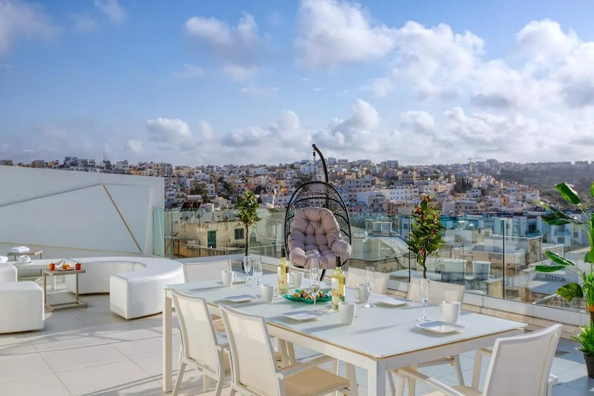 Luxury Penthouse In Swieqi With In And Outdoor Pool Saint Julian's Apartmán